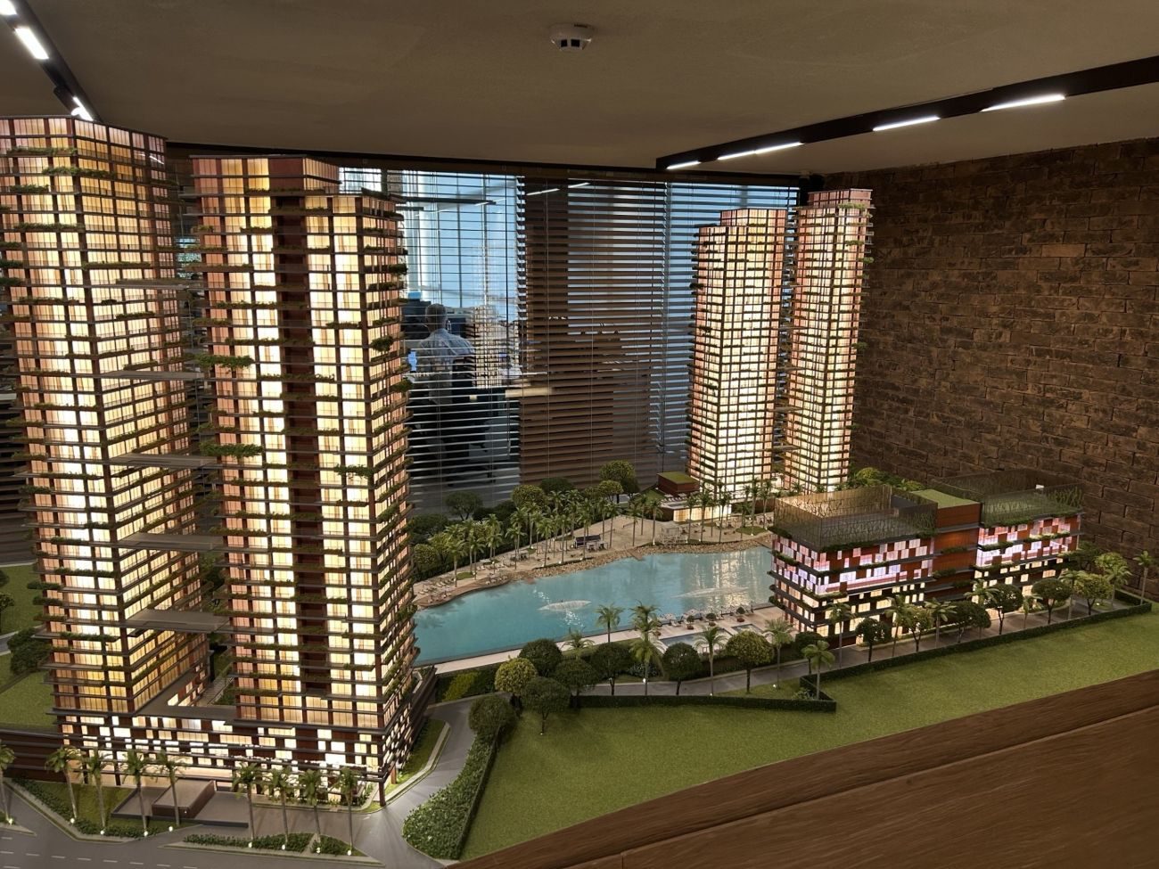 https://images.evli.com/production/Evli.com/Images/Frontier-blogs/Model-of-a-new-property-Frontier-blog.jpg?w=1300&h=975&q=100&auto=format&fit=crop&dm=1790920290&s=98168141f67bd75df1ccb4869b0a9afd